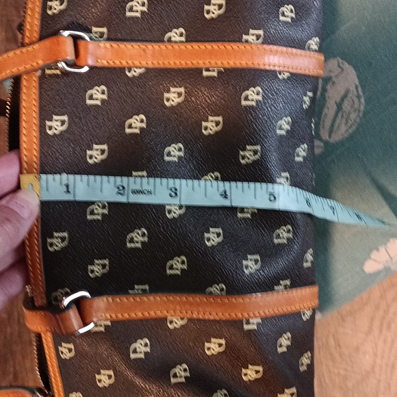 Dooney & Bourke Barrel Bag ❤️❤️❤️ - Picture 13 of 16